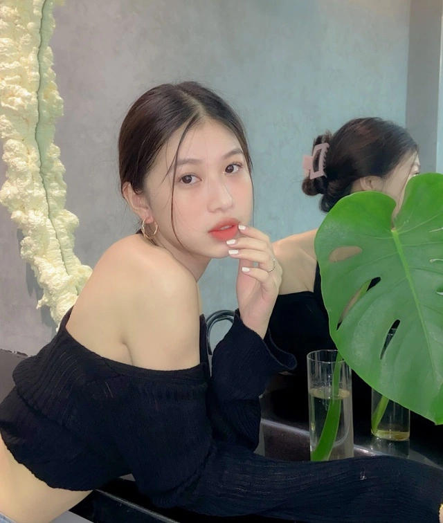 Điểm danh 7 gương mặt hot girl xinh đẹp nổi bật trong tháng 2