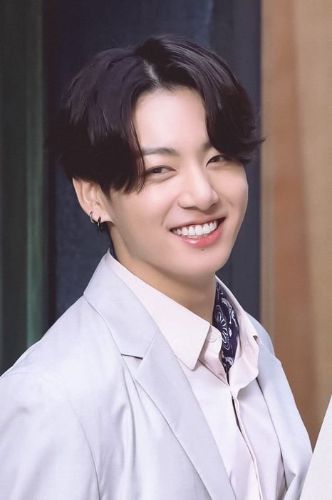 Khám phá vẻ đẹp cuốn hút trong nụ cười của Jungkook