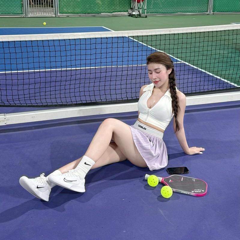 Hot girl Pickleball với loạt ảnh khoe dáng phòng gym cực nuột