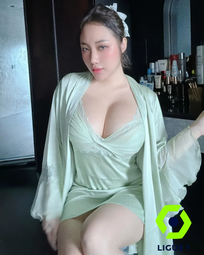 99+ Ảnh Dương Nguyệt Cầm Nude Khoe Thân Hình Vú To Bốc Lửa